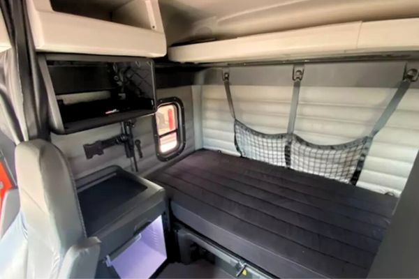 2025 Freightliner Cascadia XT Interior