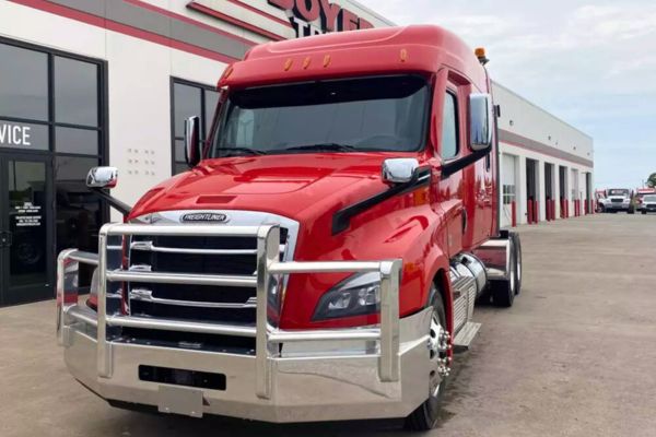 2025 Freightliner Cascadia XT with herd bumpers.